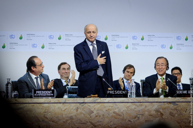 Cumbre de París Cierra Acuerdo Histórico