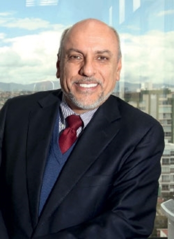 Enrique Cabrero. "Evolución y cambio en la administración pública, del administrador al gerente público"