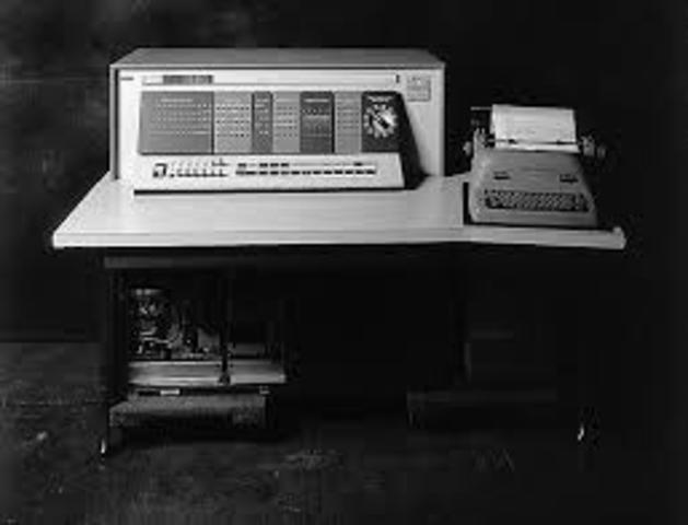 IBM lanzó el mainframe IBM 1620