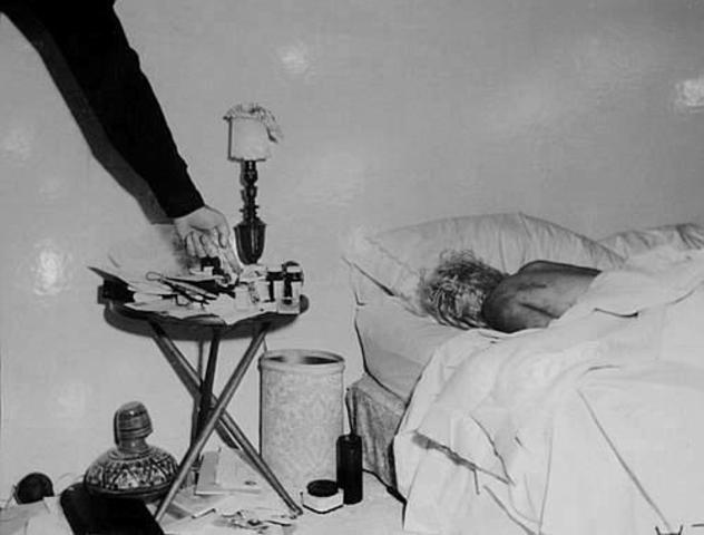 Mor a Los Angeles el 5 d'agost.