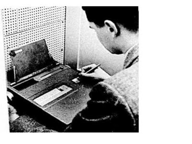 PRIMERA MAQUINAS DE ENSE164ANZA IBM