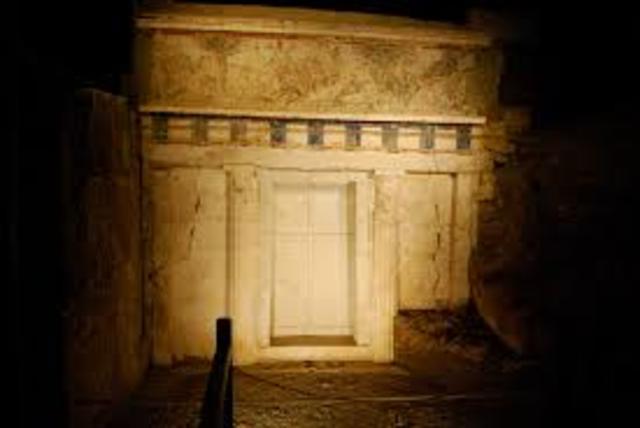 King Philip's tomb found by archaeologists