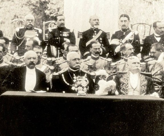 Porfirio Díaz regresa a la presidencia.