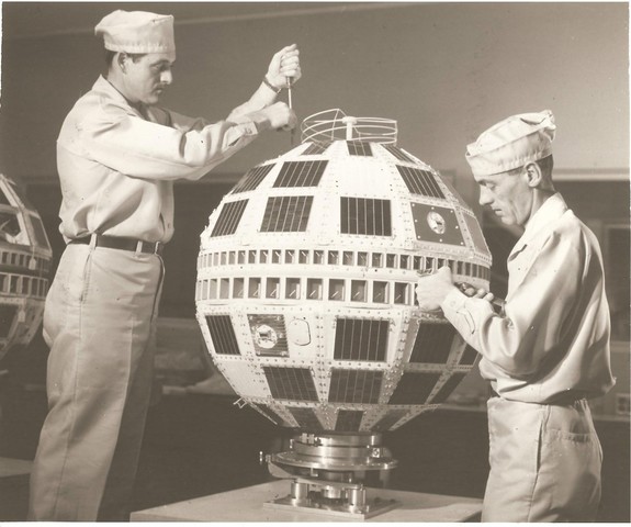 Major redesign: AT&T's Telstar 1