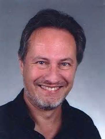 Oscar Nierstrasz builds one of the earliest web search engines