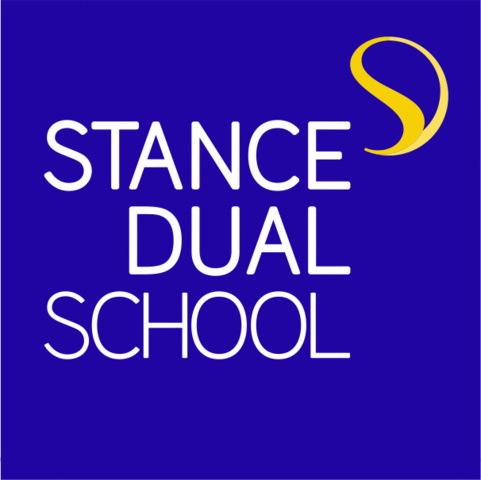 Relato de uma experiência de metodologia ativa envolvendo projetos. Teor interessante porque mostrou, em detalhes, o processo de construção do conhecimento, avaliação, o papel dos professores e o uso da tecnologia na solução dos problemas.