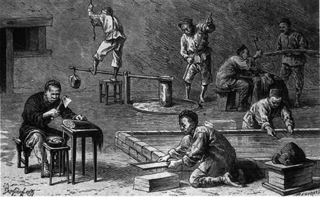 Han dynasty begins to decline