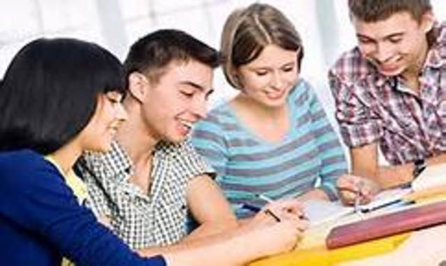 JEROME BRUNER       El curriculum como reconstrucción del conocimiento y propuesta de acción: el puente entre la teoría y la práctica.