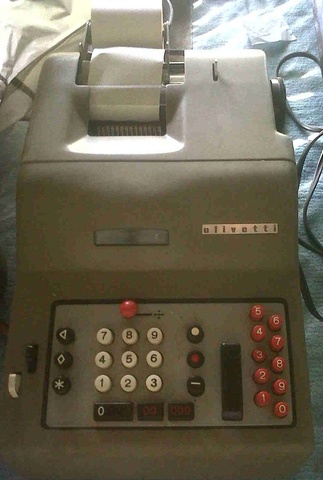 LA MÁQUINA DE CALCULAR