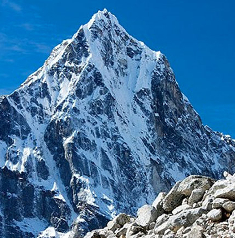 Italian Reinhold Messner made the first successful solo ascent of Mount Everest.