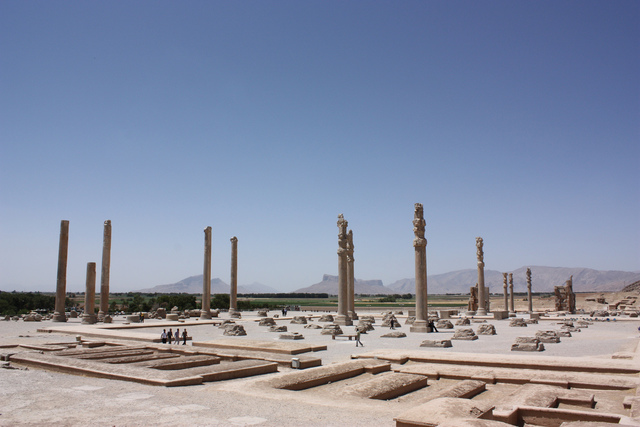 Alexander burns the Palace of Persepolis
