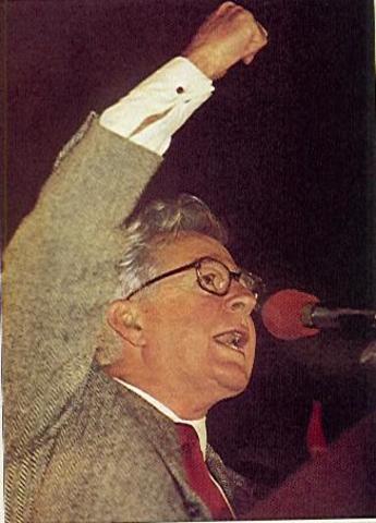 Sube A La Presidencia Virgilio Barco