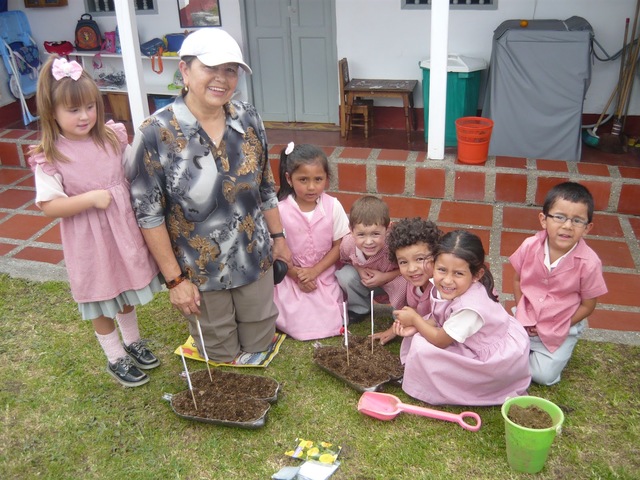 CREACIONES AL EXTERIOR DEL AULA
