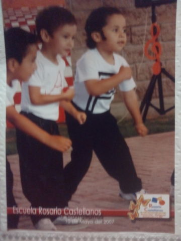 Participe en un bailable  de el día de las madres