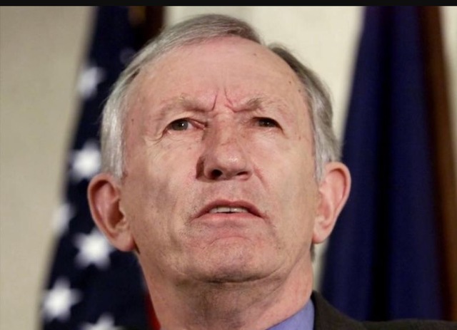 Senator Jim Jeffords leaves Republican Party