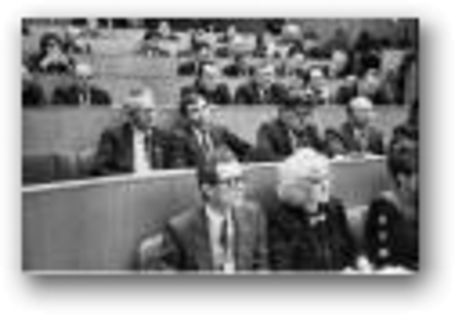 Принятие законов РСФСР «О собственности в РСФСР» и «О предприятиях и предпринимательской деятельности»