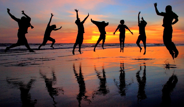 Conozco a nuevos amigos.