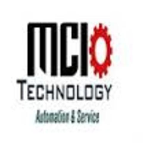 Cerf fue Vicepresidente de Servicios de Información Digital de MCI