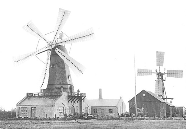 1891, the Dane Poul La Cour developed the first electrical output wind machine