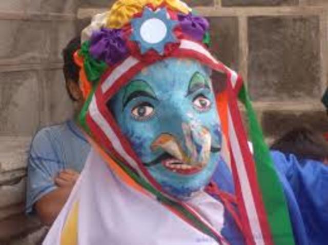 ASUSTADO POR UNA MÁSCARA