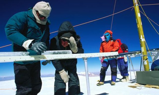 How do scientists know what the climate was like in the distant past?