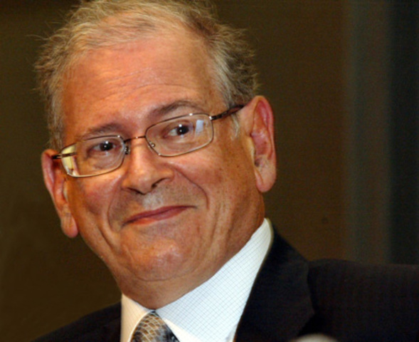 Kahn estudió en el City College de Nueva York