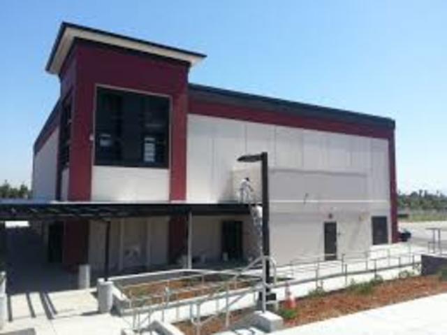 Se graduó en la Piedmont Hills High School