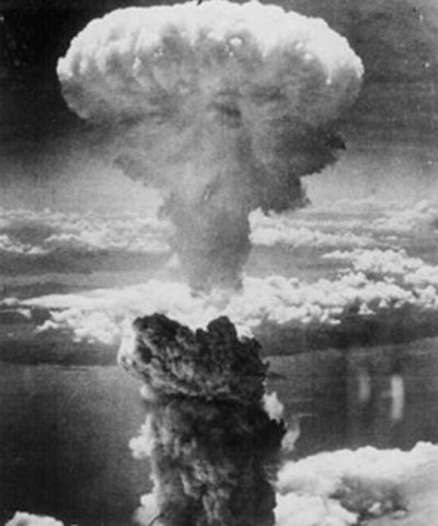 U.S drops bomb on Hiroshima and Nagasaki