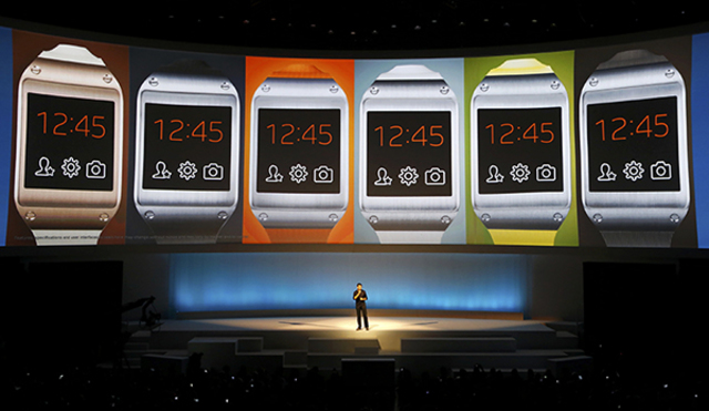 conferencias, presentando el Galaxy Gear