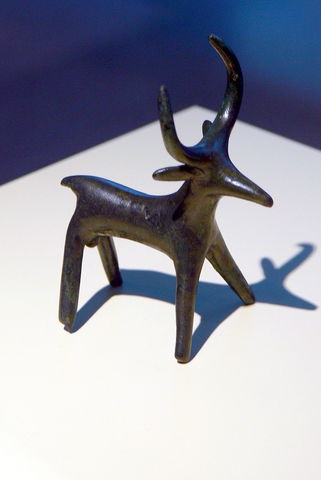 Inicio de la escultura y joyería alámbrica