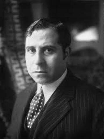 Se casa con Arturo Ávarez Bustos