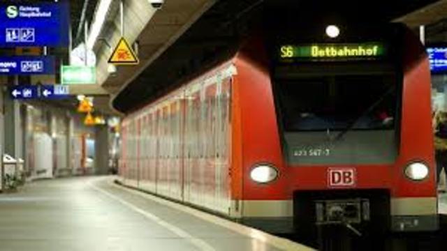 Felix nimmt die S-Bahn und ist nach 40 minuten am Ostbahnhof.