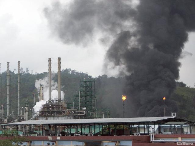 REFINERÍA DE ESMERALDAS ARROJÓ GASES