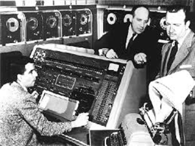 Primera generación: válvulas de vació(1945-1955).