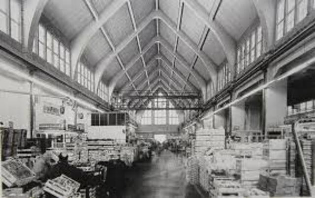 Muller geht mit Bruno die Isar entlang.