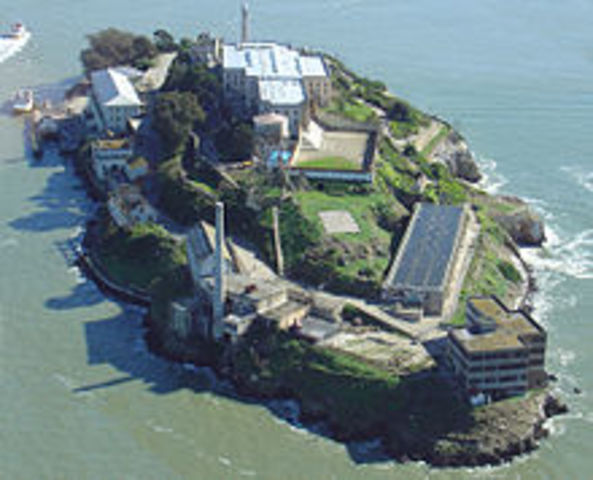 A Federal prison opens on Alcatraz island