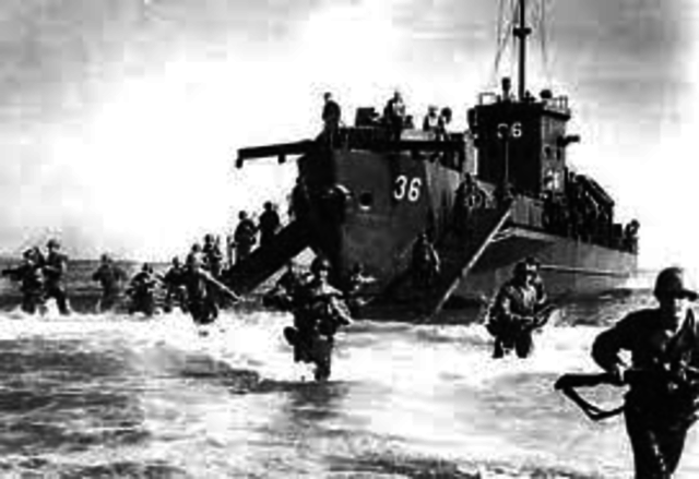 El general Brooke desembarca en Arroyo y el general Schwan tare mas tropas por Guánica.