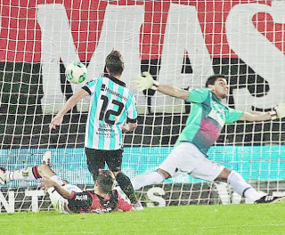 Hat-Trick de Luciano Vietto