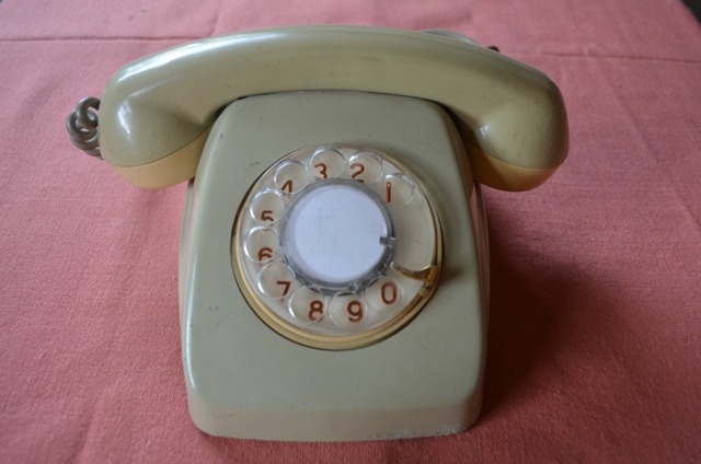 Teléfono antiguo