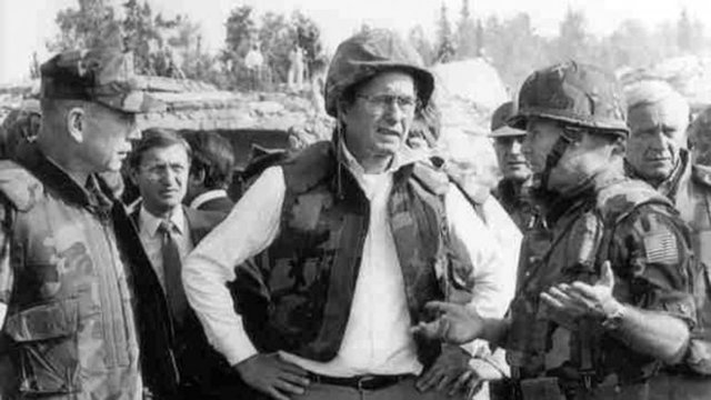 George Bush, se reune con los oficiales del ejercito de El Salvador