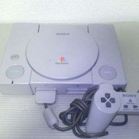 1995 - Sega Saturn vs. Sony Playstation