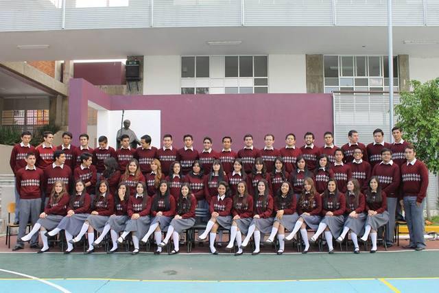 Inicio de estudios de preparatoria en Instituto Vasco de Quiroga en Morelia Michoacán