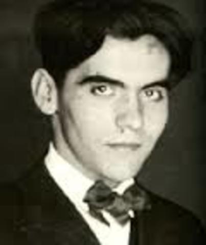 Se matriculó en la Universidad de Granada