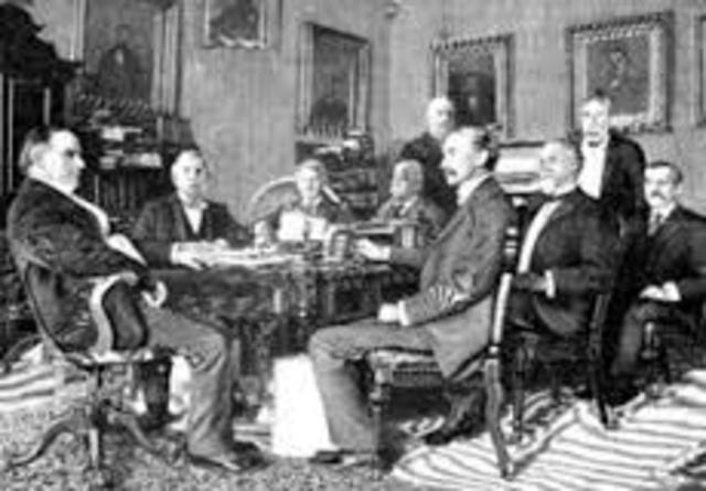 Las autoridades de Estados Unidos y España firman un armisticio o cese de hostilidades.