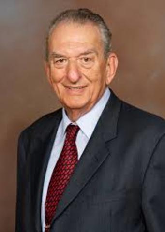 Premio Nobel de Química George A. Olah