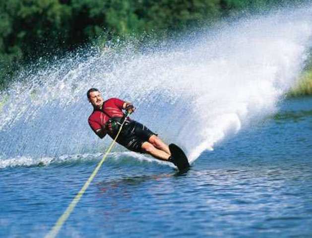Waterskiing