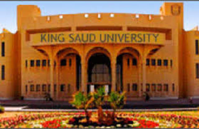 King Saud University Welcomes Female Students