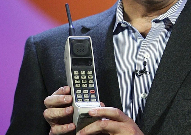 Első hordozható mobil