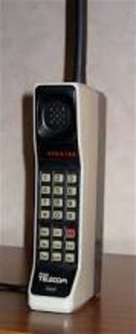 Motorola first cell phone