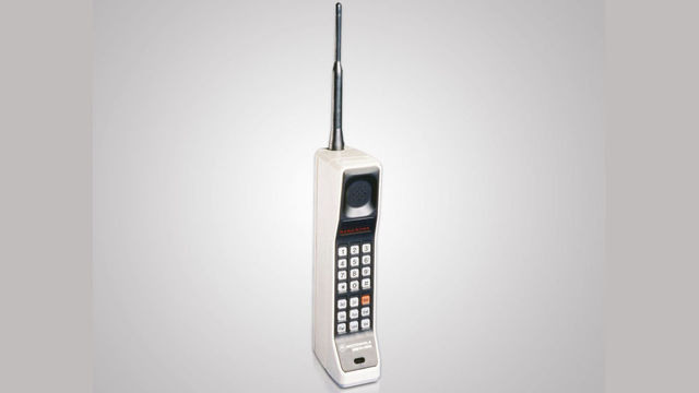 Pierwszy telefon komórkowy, czyli ,,podaj cegłę!"